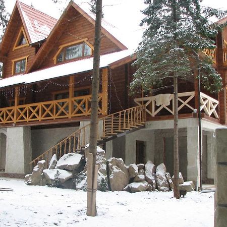 Hotel On Dovbush Path Jaremče Esterno foto